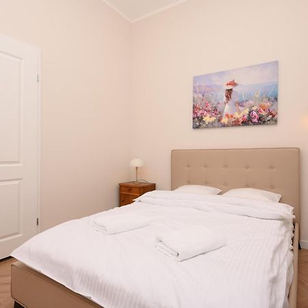 Rentplanet - Studio Plac Matejki Kraków Exteriör bild